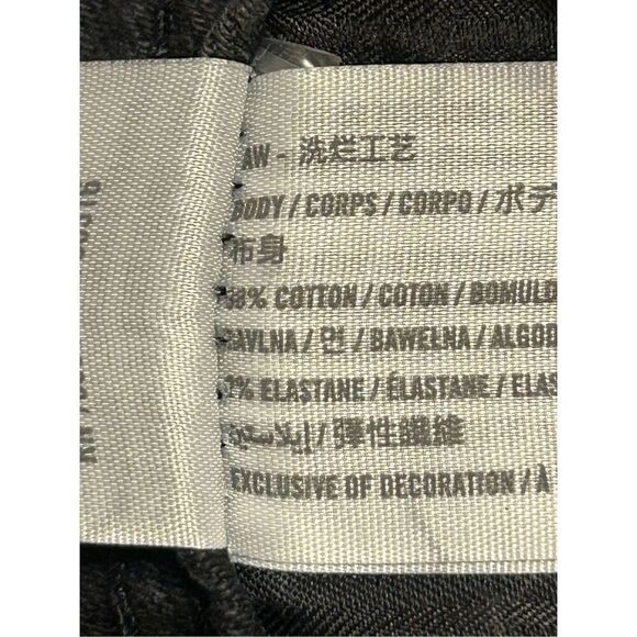 Hollister Curvy High Rise Mom Shorts 3” Inseam Size 5/27 Tie-Dye Design￼(3860) - Picture 4 of 4